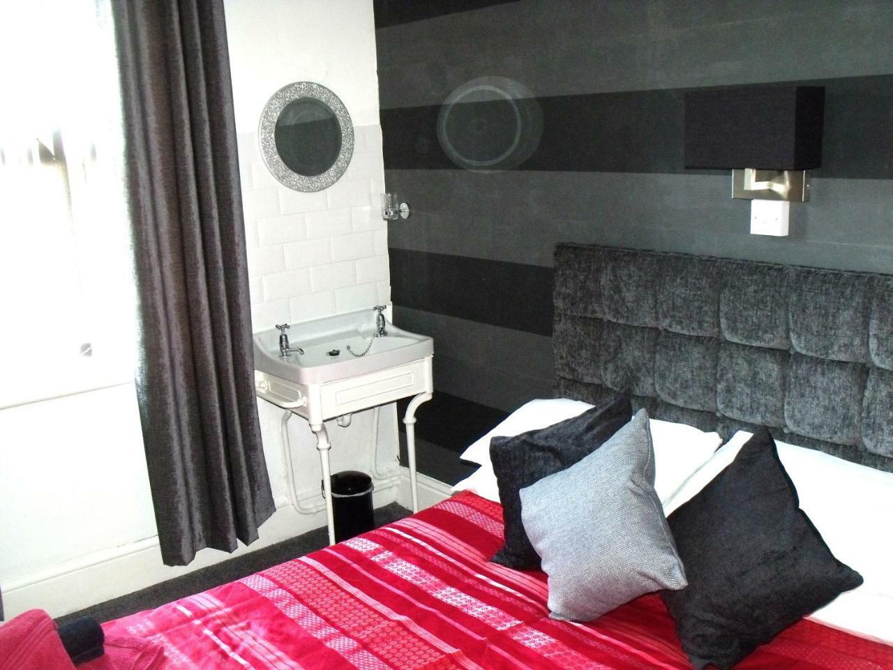 The Derby Hotel Blackpool Bagian luar foto